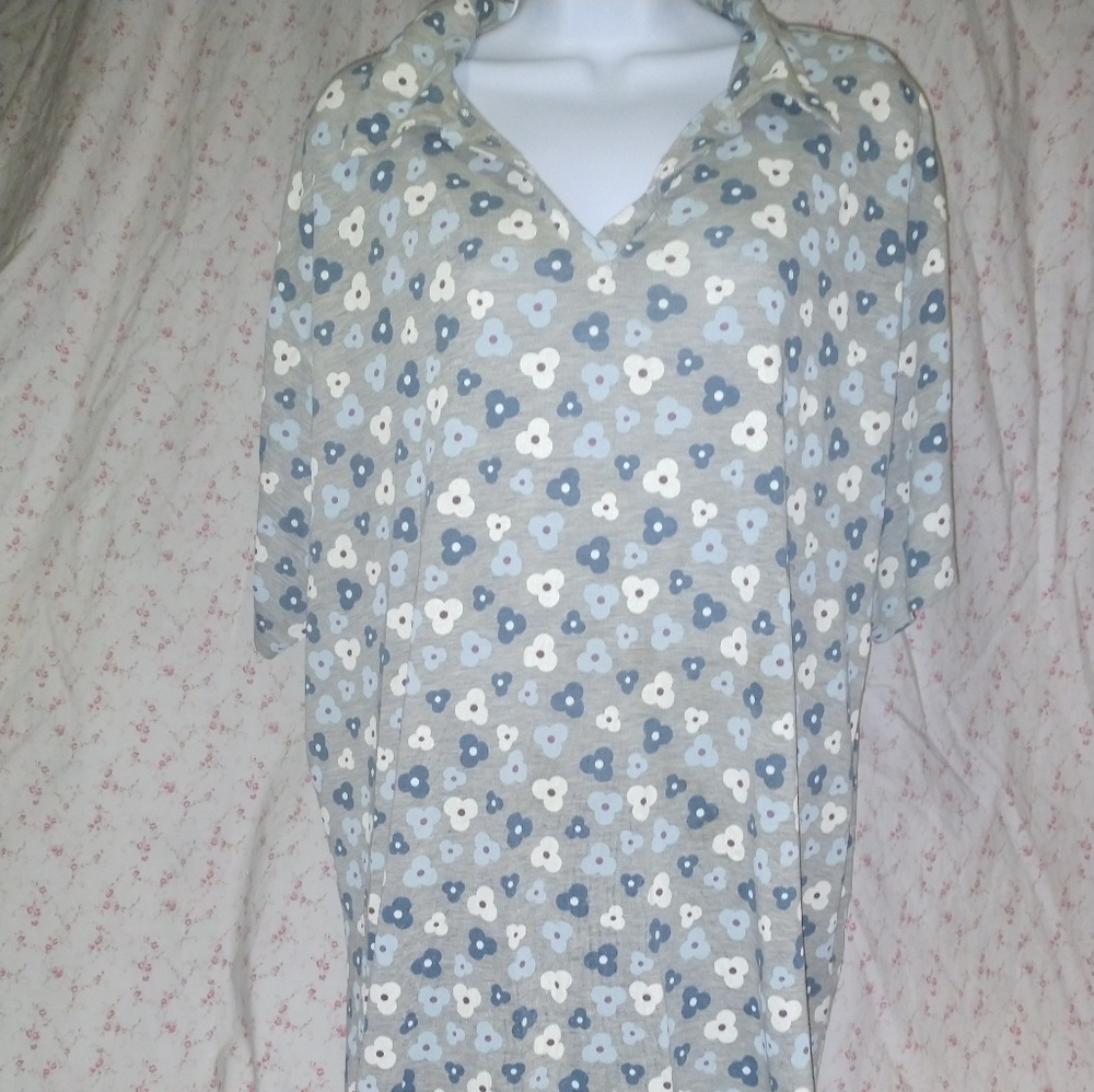 ENCHANTED Floral tunic top. GUC